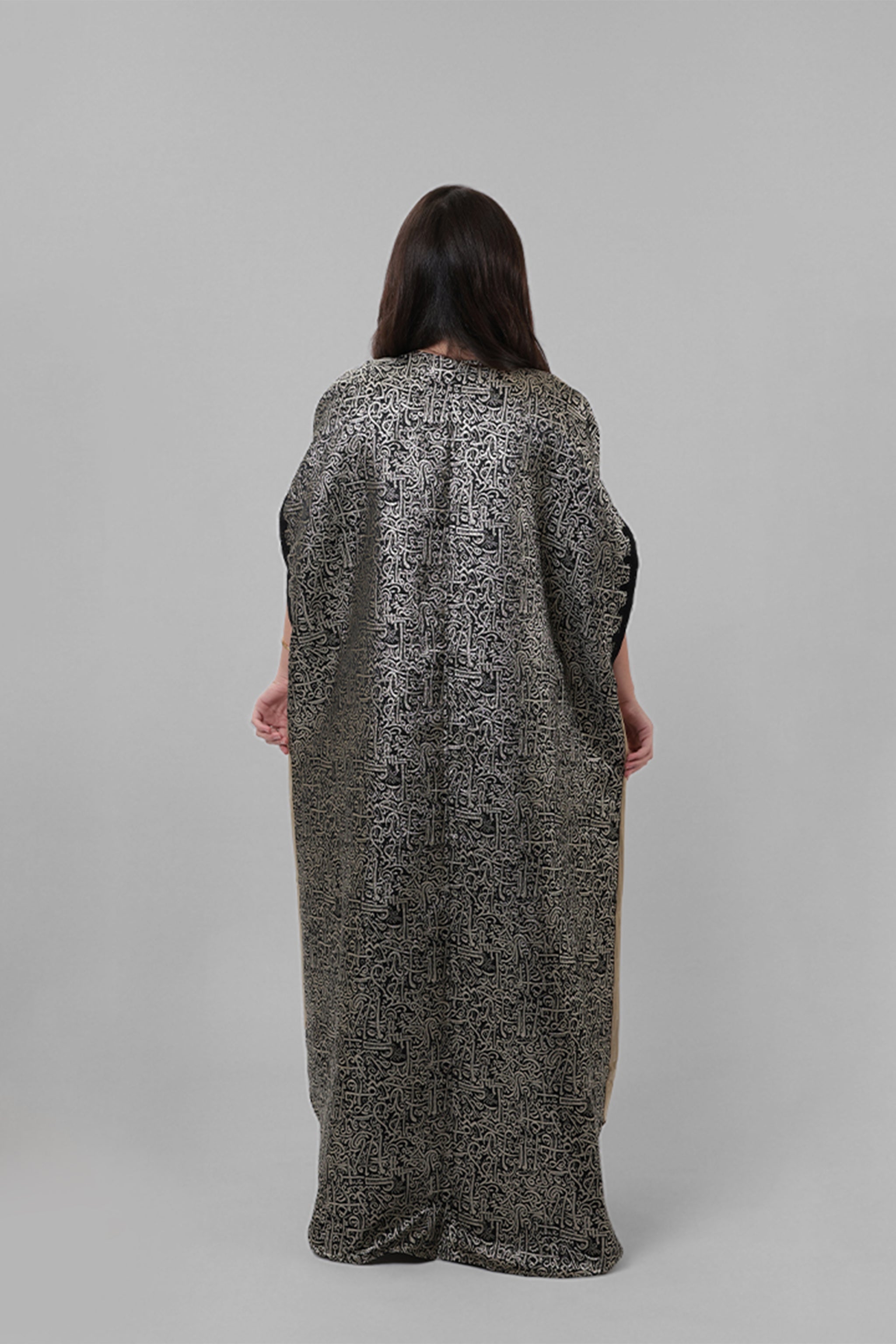 Zenobia — Damascus Sayeh & Arabic Calligraphy Abaya | Black & Gold