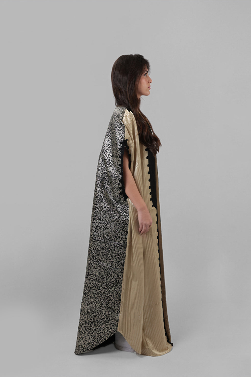 Zenobia — Damascus Sayeh & Arabic Calligraphy Abaya | Black & Gold